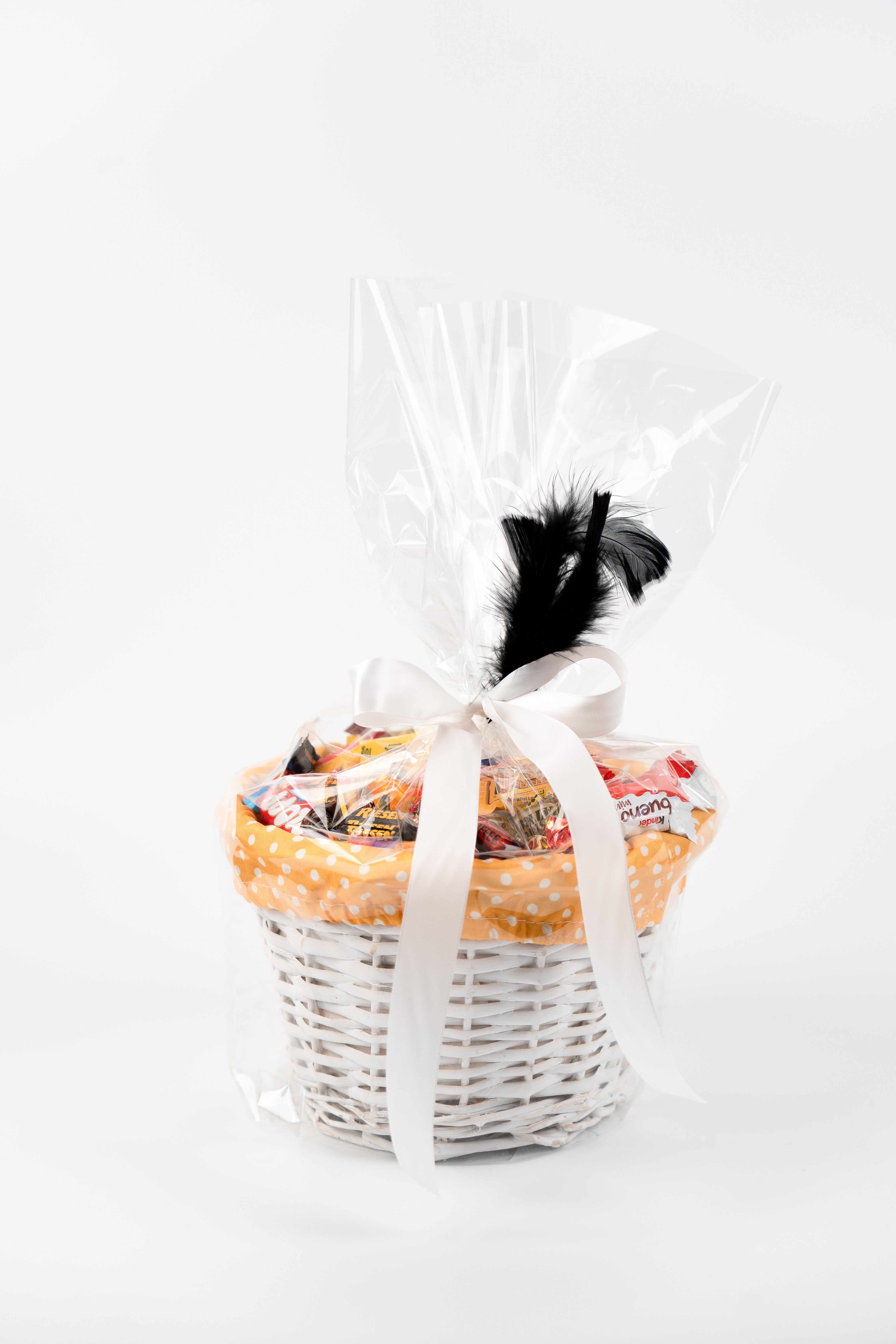 Påskkorg med färgglatt innertyg